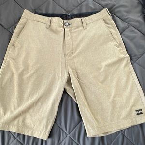 Billabong Submersible Khaki Shorts Size 32 waist